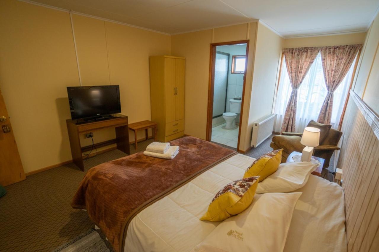 Hostal Los Pinos بويرتو ناتالز المظهر الخارجي الصورة