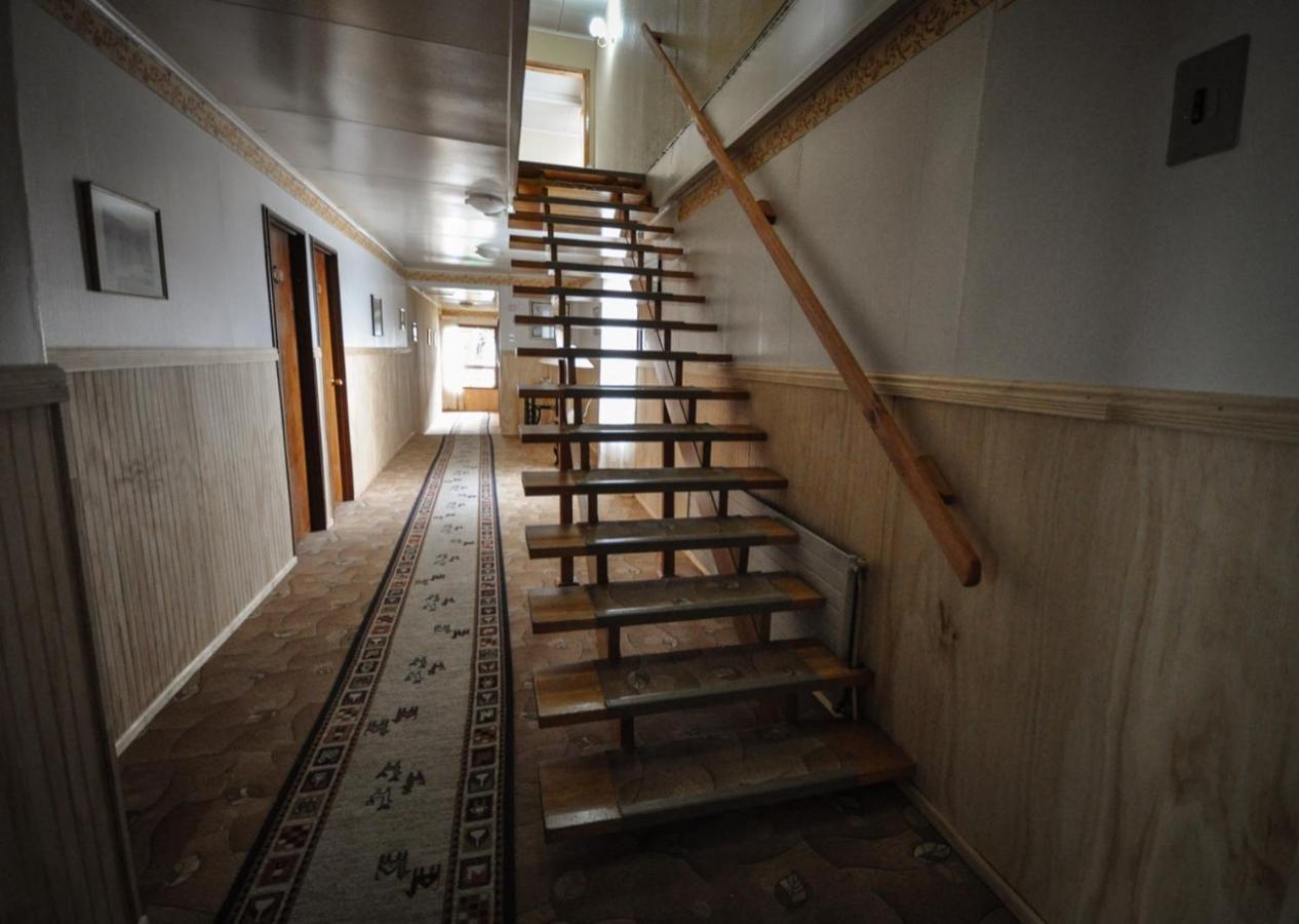 Hostal Los Pinos بويرتو ناتالز المظهر الخارجي الصورة