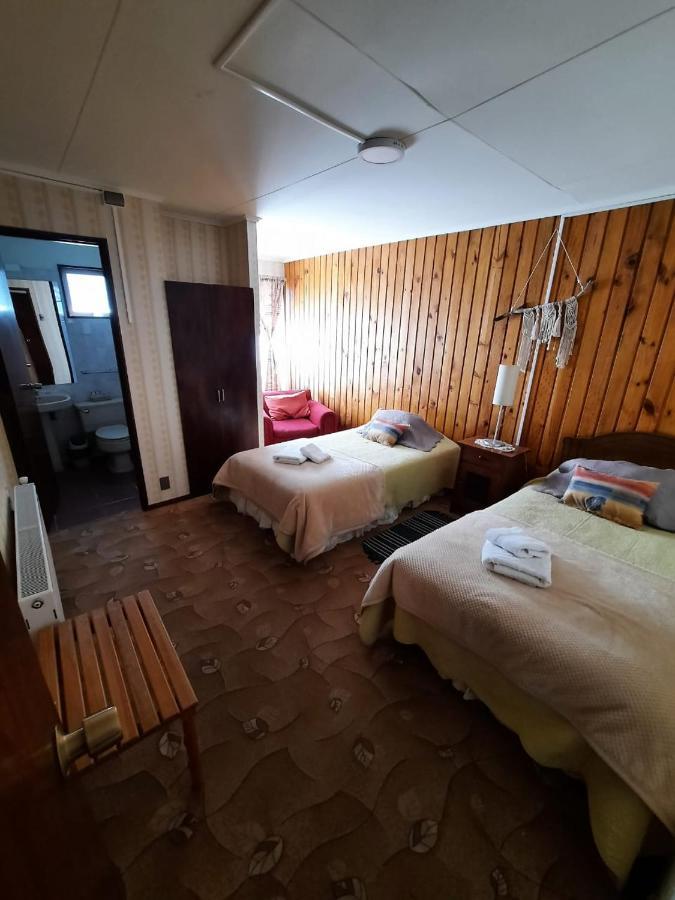 Hostal Los Pinos بويرتو ناتالز المظهر الخارجي الصورة