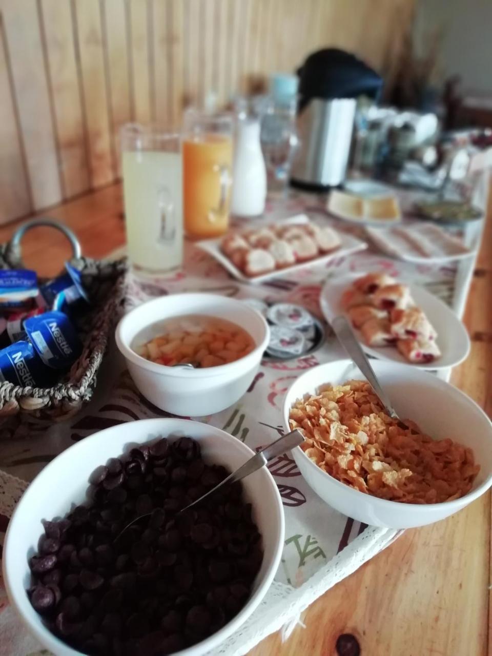 Hostal Los Pinos بويرتو ناتالز المظهر الخارجي الصورة