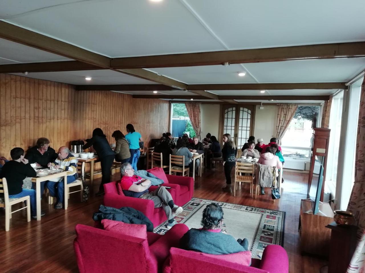 Hostal Los Pinos بويرتو ناتالز المظهر الخارجي الصورة